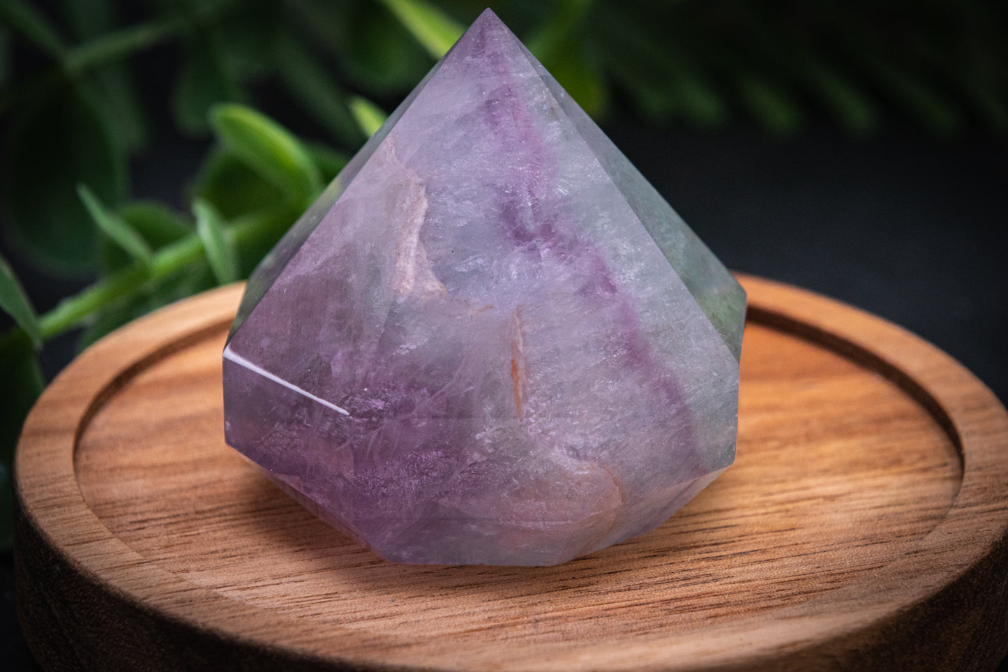 Fluorite diamond carving