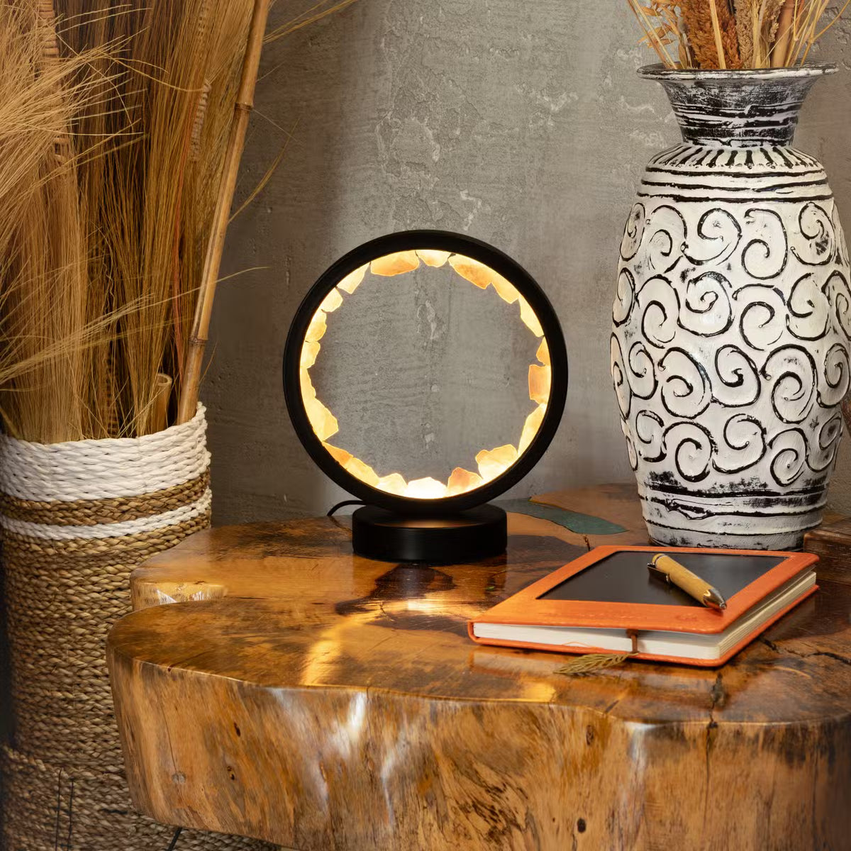 Rose quartz halo lamp