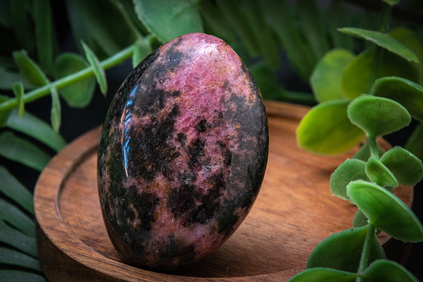 Rhodonite palmstone