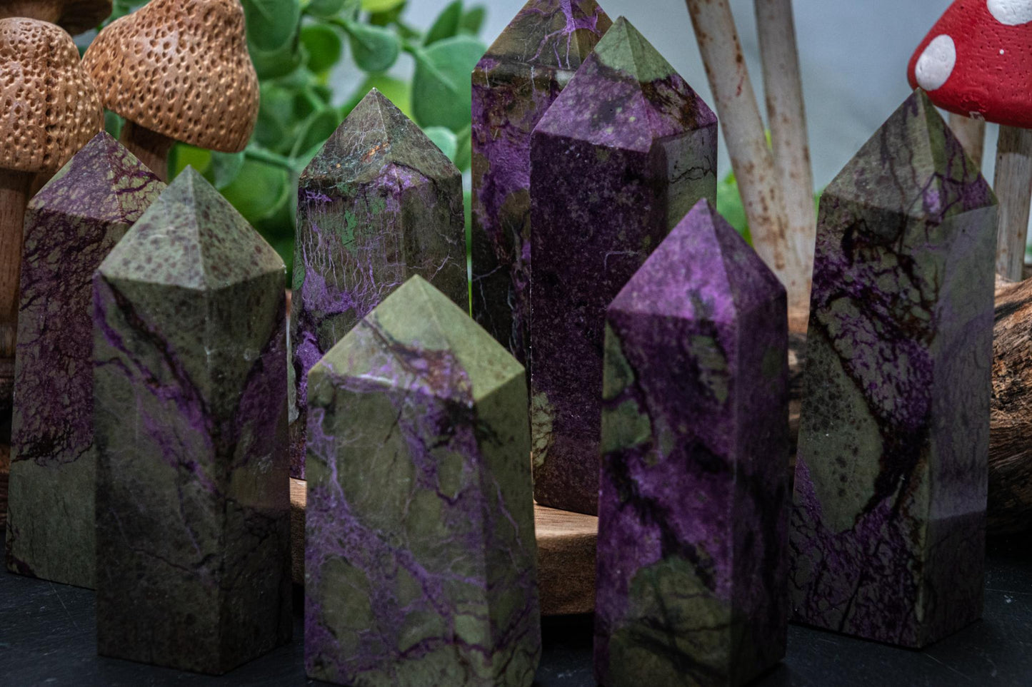 Atlantisite stichtite four sided tower