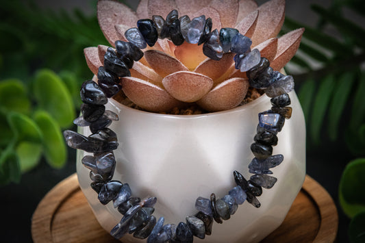 Iolite chip bracelet