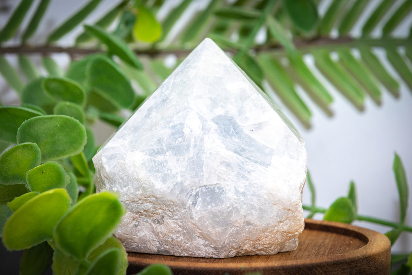Blue calcite cutbase point (60mm)