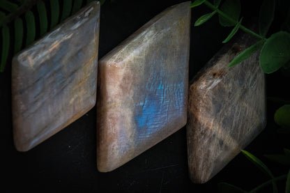 Sunstone and moonstone mix rhombus carving