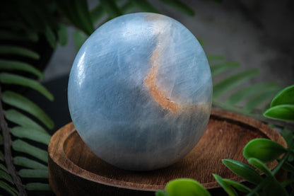 Blue calcite palmstone