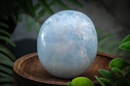 Blue calcite palmstone