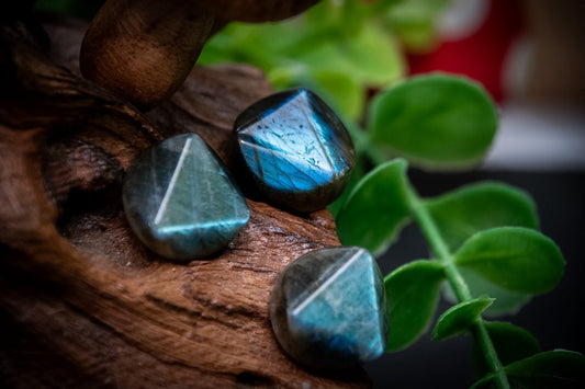 Labradorite pyramid triangle carving