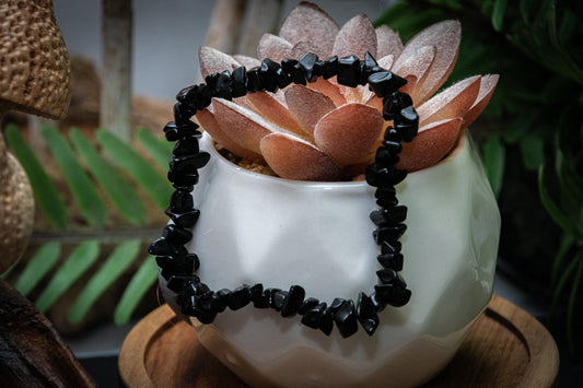 Black obsidian chip bracelet