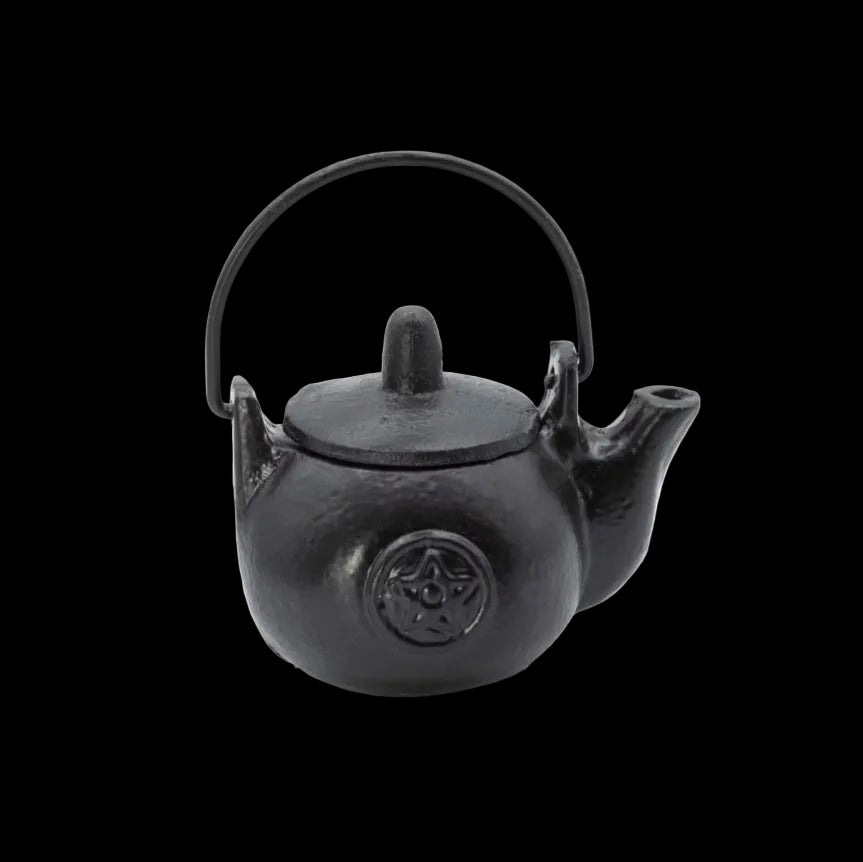 Small cast iron ritual pot with pentagon 8x8x10cm