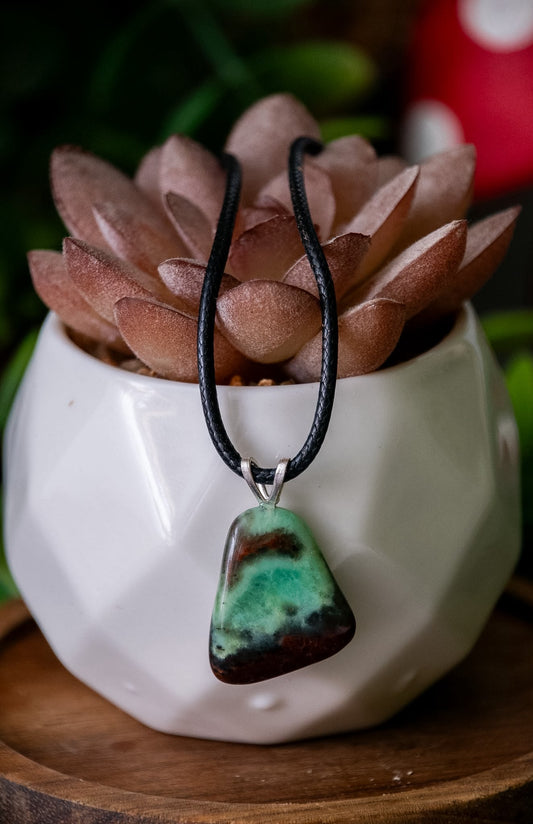 Chrysoprase A-grade V-bail necklace