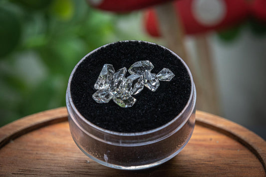 Herkimer diamond (A grade) in display pot