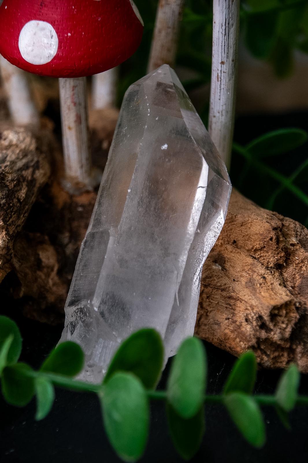 Raw himalayan quartz crystals points