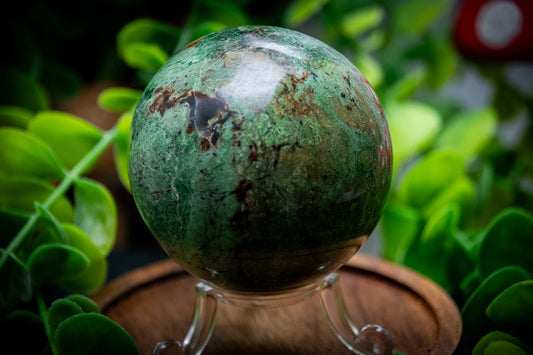 Chrysoprase sphere