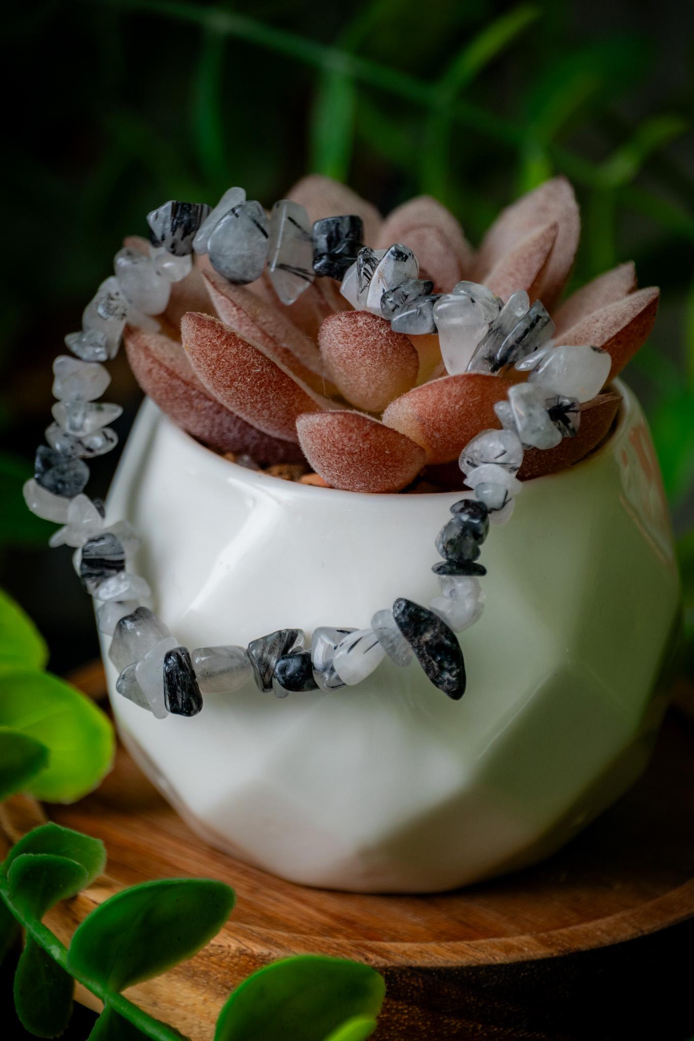 Tourmalinated quartz chip bracelet