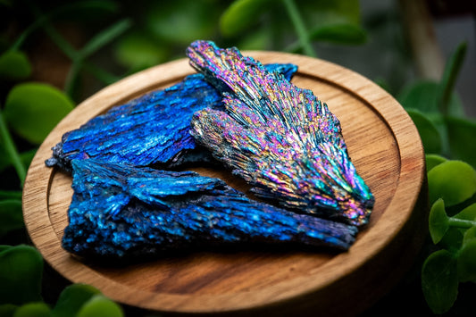Aura (man treated) kyanite blades