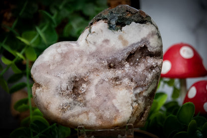 Pink amethyst heart carving