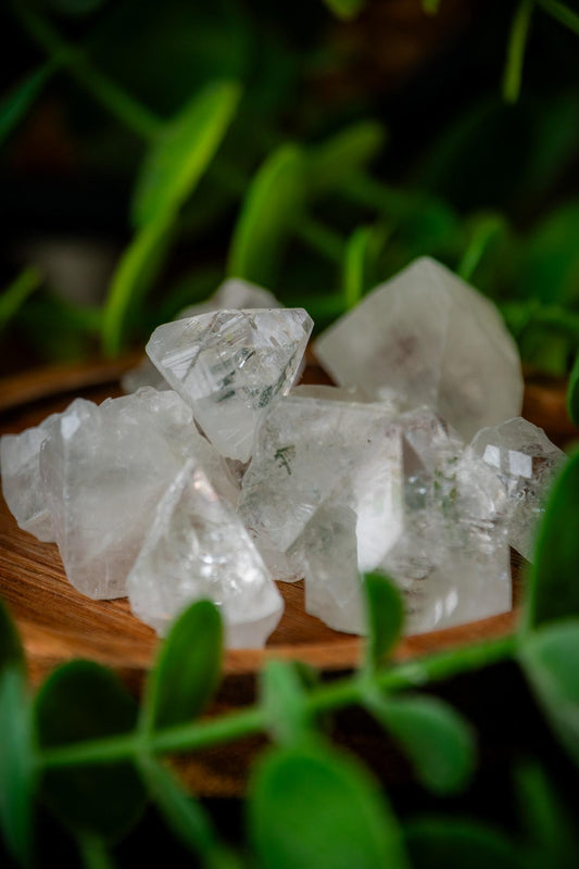 Apophyllite point tips