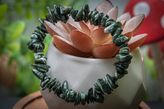 Seraphinite chip bracelet