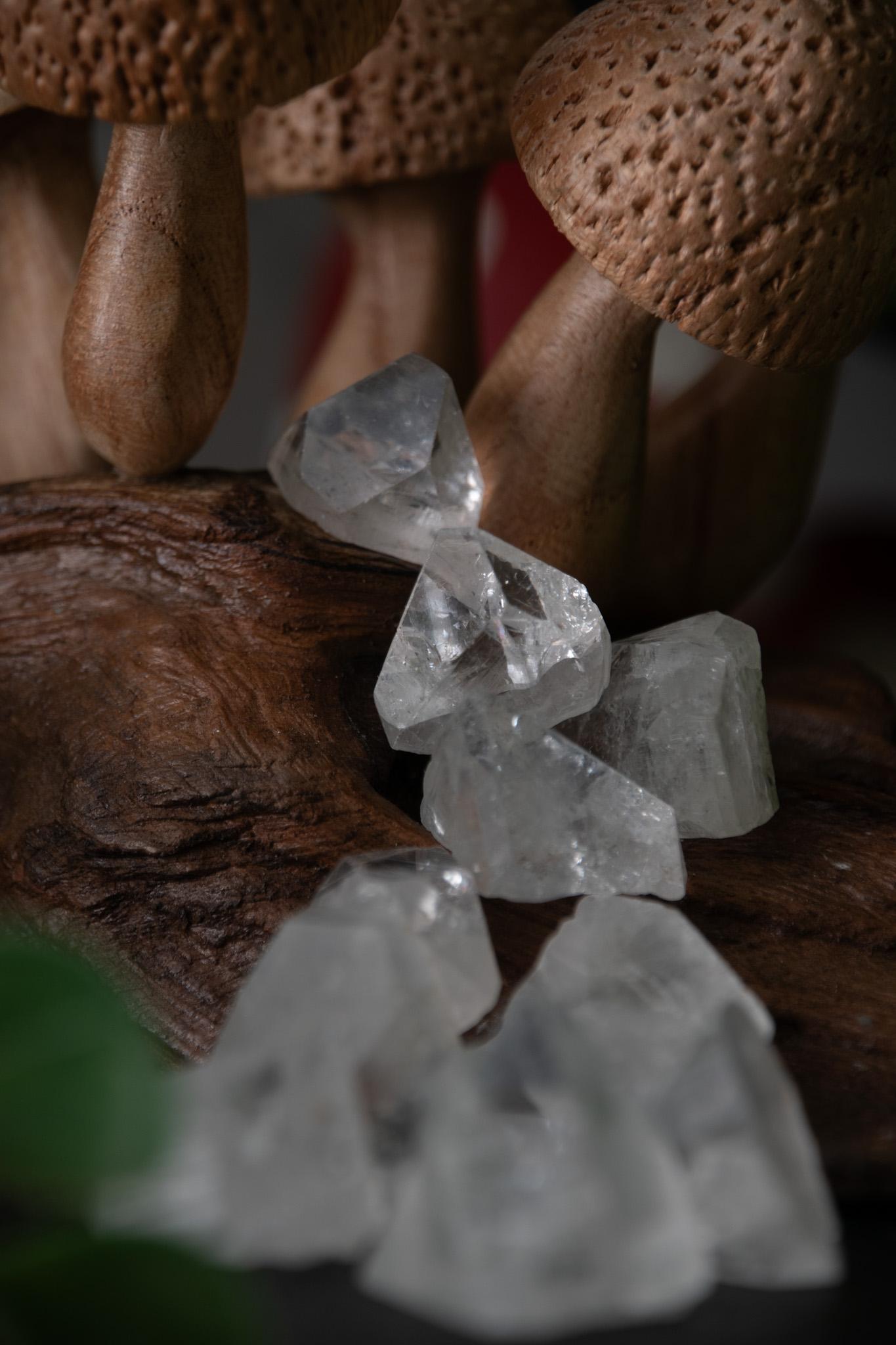 Apophyllite point tips