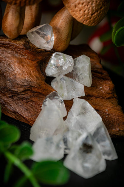 Apophyllite point tips