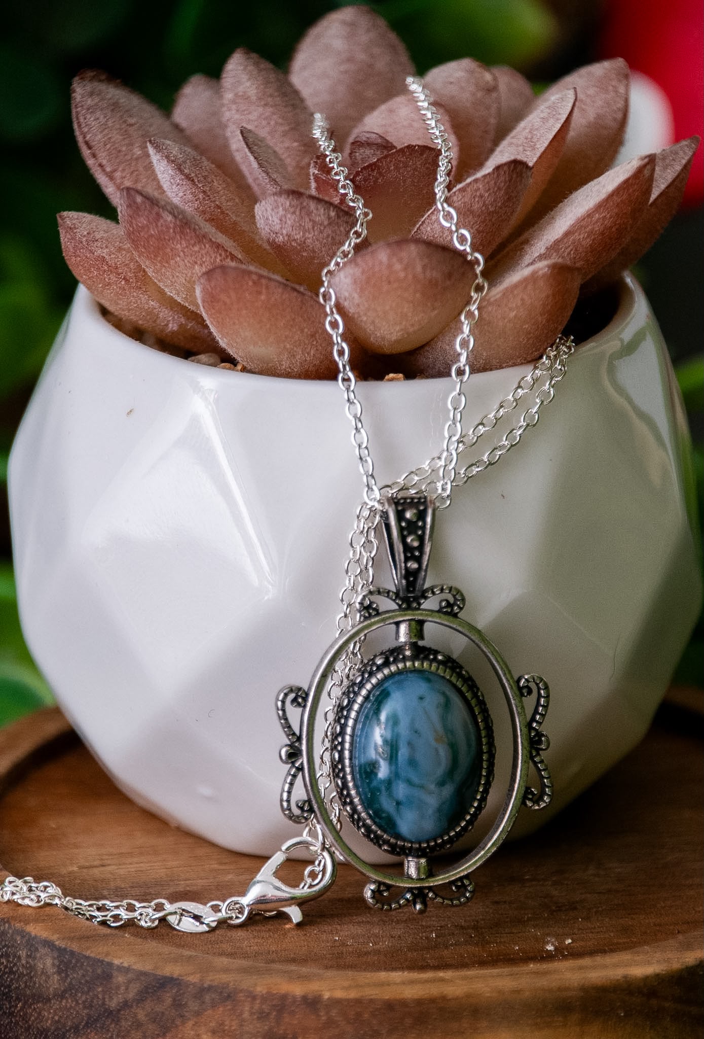 Rotating vintage Moss Agate necklace