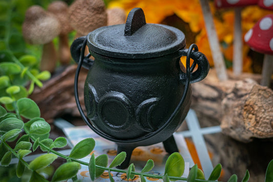 Cast iron cauldron with triple moon - 6.5x13cm