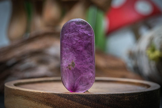Candy fluorite mini palm stone